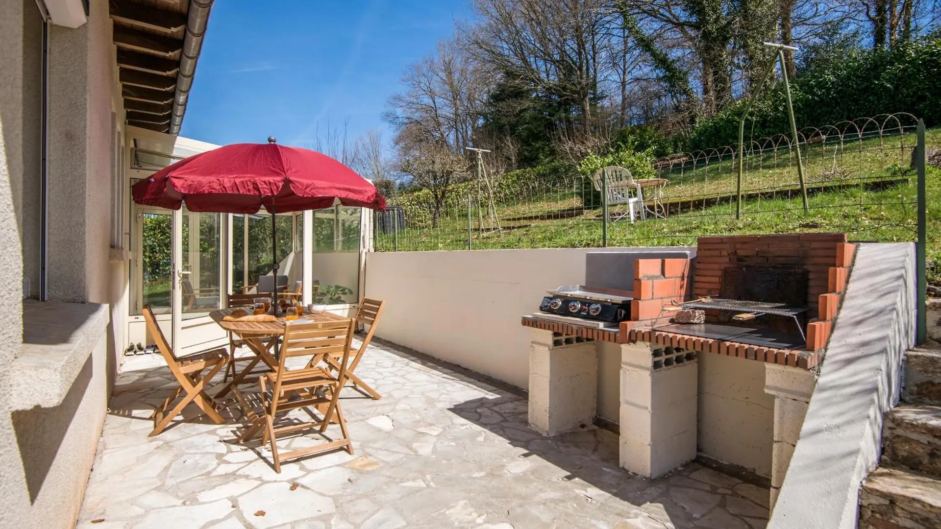 Дом отдыха La Casa Lucas - Clim, Wifi, Lits Xl, Jardin & Lac Salles-Curan